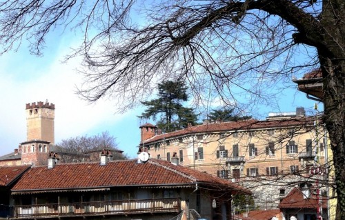 Rivara - RIVARA - Vecchio e nuovo Castello  dei Conti di Valperga