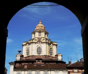 TORINO - La bella cupola della Real chiesa di S. Lorenzo