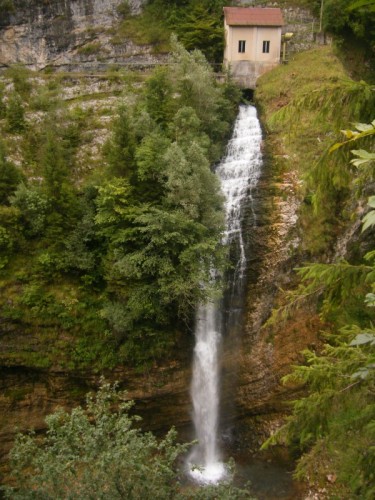 Sovramonte - Un bel salto. Sovramonte - Un bel salto.