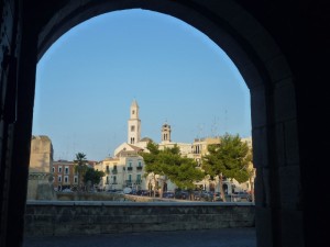 “Bari vecchia e il campanile della Cattedrale di S. Sabino”