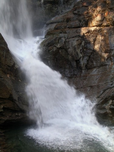 Cogne - Cascate di Lillaz - Un velo d'organza scivola sulle rocce