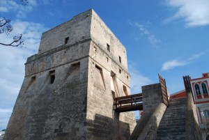 la scalinata di “Torre Pelosa” a Torre a Mare
