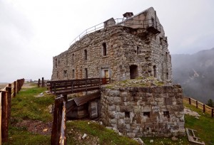 Il Forte di Prato Piazza- Monte Specie- I guerra mondiale - avvolto dalla nebbia