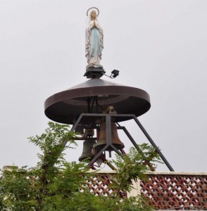 Campanile a vela di Borgo Celano con l’Immacolata di Lourdes