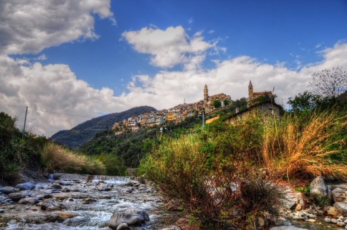 Montalto Ligure - Dal torrente.......Montalto Ligure! Montalto Ligure - Dal torrente.......Montalto Ligure!