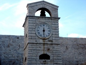 orologio sulla torre del Castello Svevo