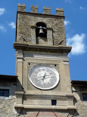 Cortona - L'orologio del palazzo comunale Cortona - L'orologio del palazzo comunale