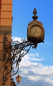 Orologio in Via Felice Cascione