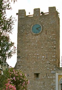 A Taormina sono le 16,10.