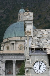 Orologio della Basilica Antica di Oropa