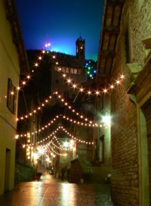 Verso il Palazzo dei Consoli