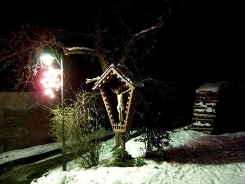 Naz-Sciaves - via di Naz di notte con la neve