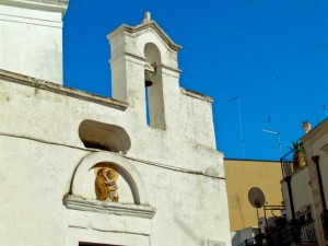 Lunetta in facciatain antica chiesetta S. Antonio