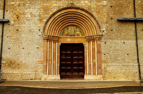 L'Aquila - La porta Santa " La Perdonanza " dopo il terremoto L'Aquila - La porta Santa " La Perdonanza " dopo il terremoto