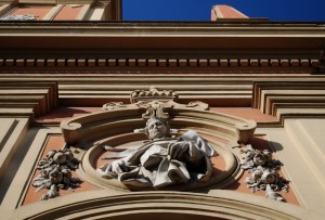 Tondo laterale della Chiesa di Santa Teresa a Chiaia