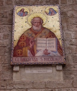 il mosaico con San Nicola sulla Chiesa Russa