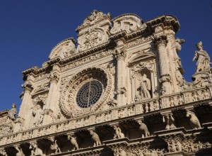 “L’occhio di Dio” ed il timpano barocco a Lecce
