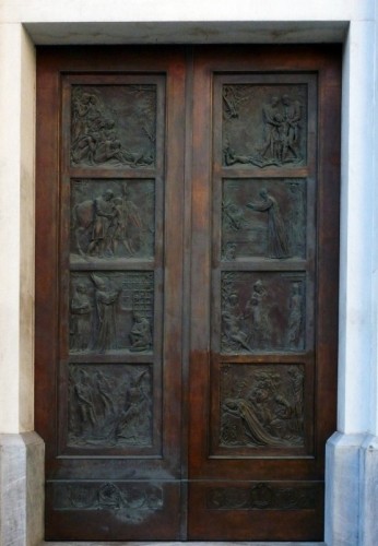 La Spezia - Portale ammuffito La Spezia - Portale ammuffito