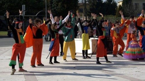 Casale di Scodosia - In alto le mani, si balla! Casale di Scodosia - In alto le mani, si balla!