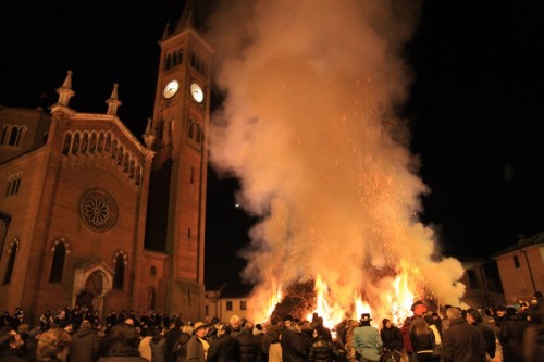 Pescarolo ed Uniti - Il falò di carnevale