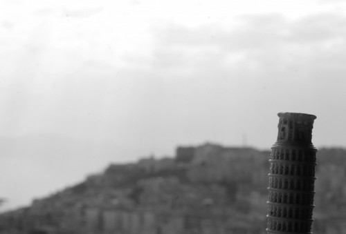 Napoli - La torre pendente di Napoli Napoli - La torre pendente di Napoli