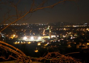 Vista notturna dal colle Santa Lucia