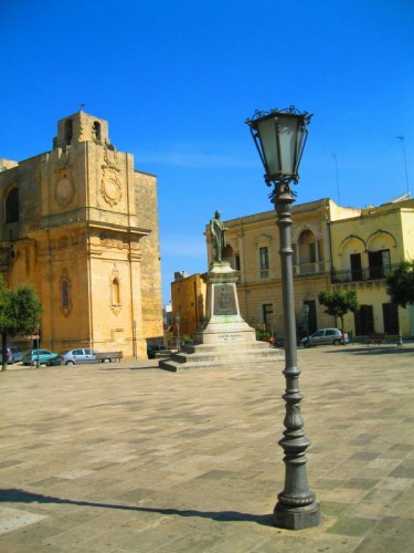 Tricase - il lampione della piazza Tricase - il lampione della piazza