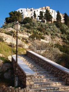 Meno male che non devo andar in paese ………