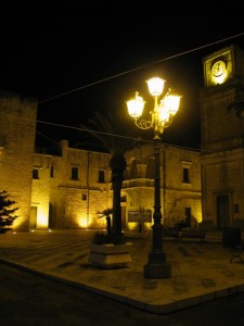 davanti al palazzo baronale