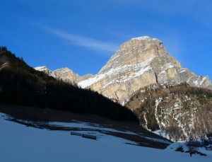 Sassongher (2665 m, Gruppo del Puez, Alta Badia) visto da Colfosco