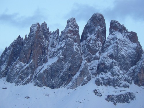 Funes - Crepuscolo invernale sull'Odla di Funes e la Piccola e Gran Fermeda Funes - Crepuscolo invernale sull'Odla di Funes e la Piccola e Gran Fermeda
