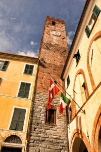 sul palazzo civico..