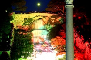 cascata ornamentale tricolore