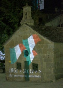 tricolore sull’oratorio di san rocco