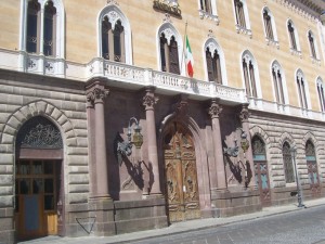 Tricolore nel Palazzo Giordano