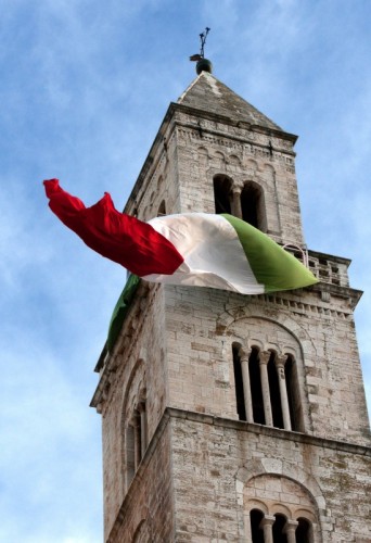 Palo del Colle - un vestito tricolore per il campanile della Chiesa Matrice di Palo