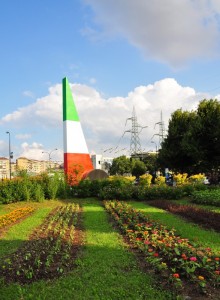 Torino: “Il Totem della pace tricolore” di Mario Molinari