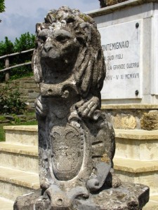 A guardia del Monumento ai Caduti