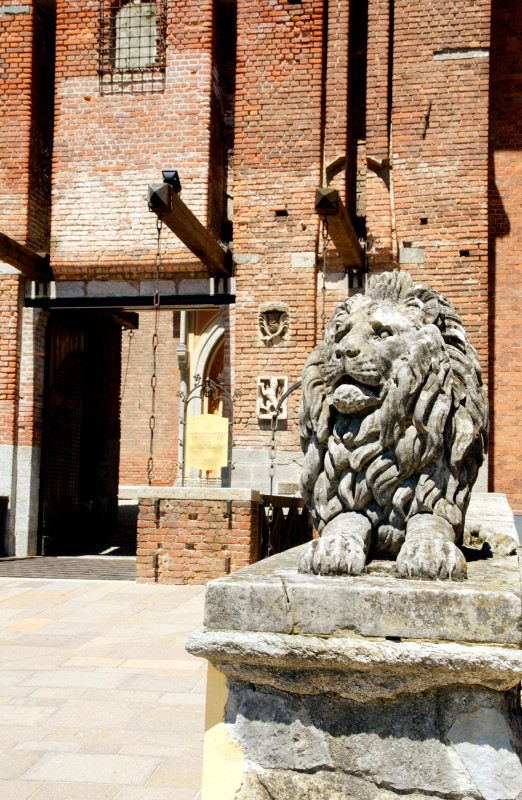 ''Antica statua leone stemma leone castello di Carimate'' - Carimate