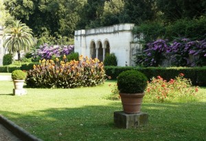 Passeggiando tra i fiori a Villa Borghese