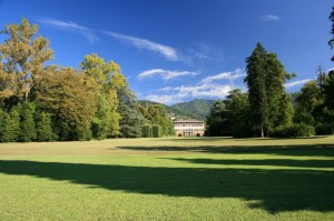 Prospetto sul parco e la Villa Reale di Marlia