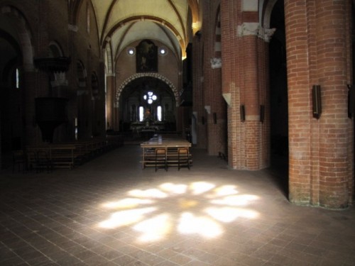 Alseno - Chiaravalle della Colomba: la navata centrale