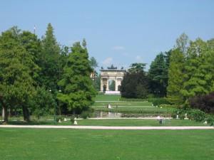 Laggiù l’Arco della Pace