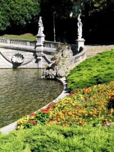 Torino - Parco del Valentino - Fioritura alla fontana dei Dodici Mesi