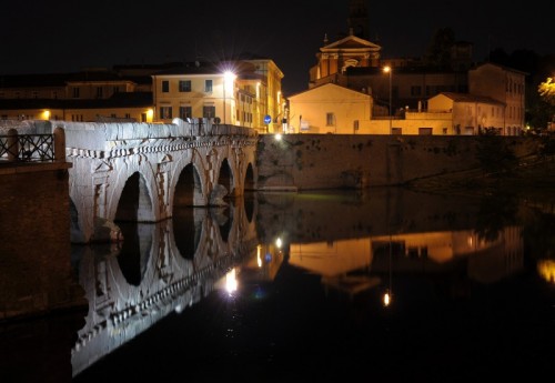 Rimini - L'indistruttibile Ponte Tiberio "del Diavolo" Rimini - L'indistruttibile Ponte Tiberio "del Diavolo"