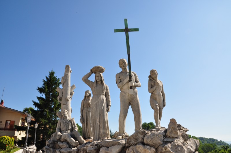 ''Piazza del Pellegrino'' - Ospedaletto d'Alpinolo