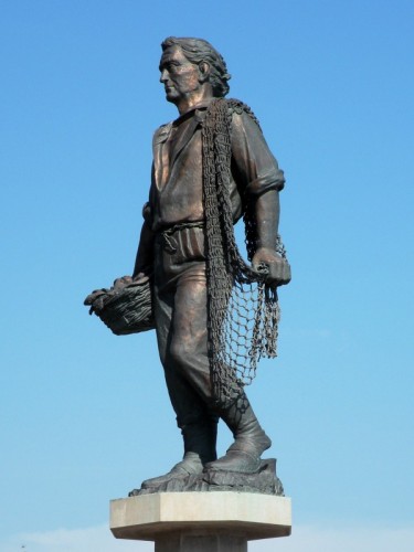 Chioggia - STATUA "MONUMENTO AL PESCATORE" Chioggia - STATUA "MONUMENTO AL PESCATORE"