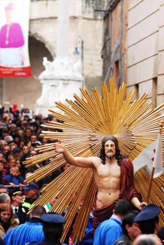 Tarquinia - Resurrezione: Cristo va in processione