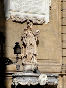 CERERE - Una delle Statue delle quattro stagioni.