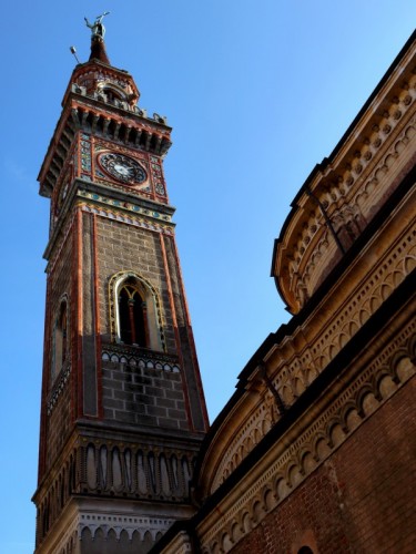 Cuneo - Una torre variopinta....